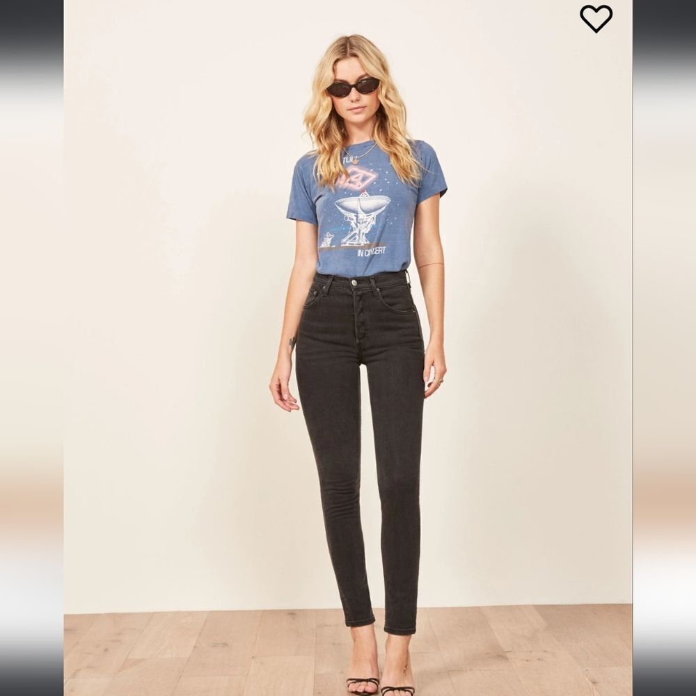Reformation Serena high skinny crop in faded black destroyed size 25!